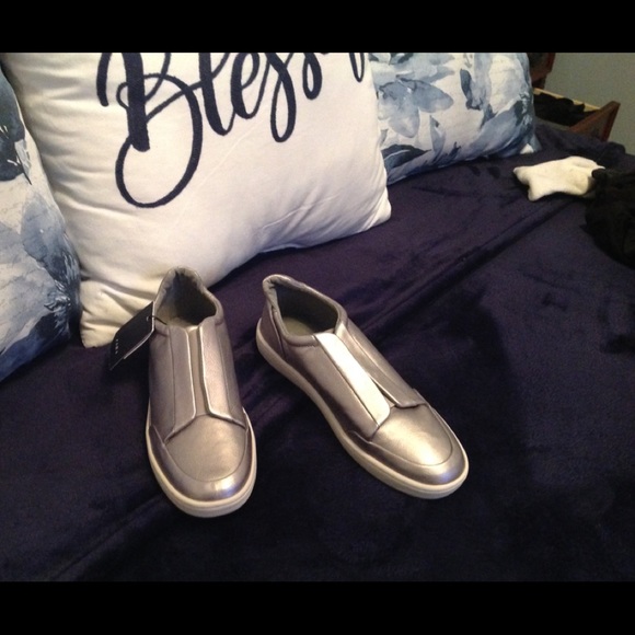 ZARA SNEAKERS (NWT) 6 1/2 - Picture 1 of 5